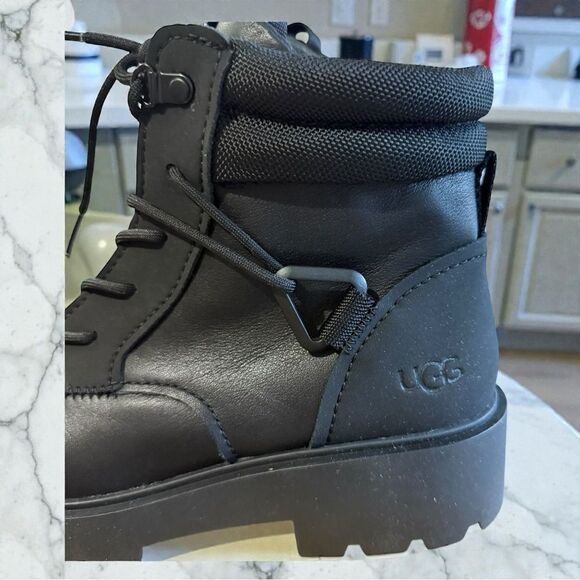 New In Box UGG Black Tioga Hiker Boots Size 8 - Picture 8 of 9